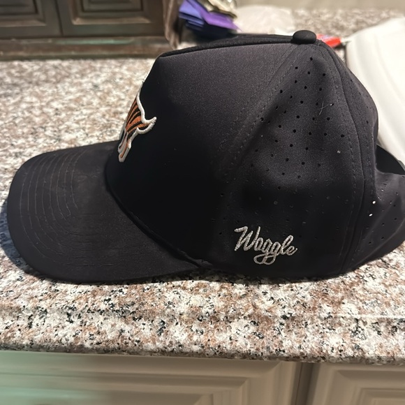 Waggle GOAT Hat - Picture 2 of 3